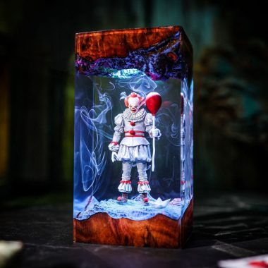 Handcrafted Evil Clown-Inspired Epoxy Resin Display – Premium Horror Collectible Desk Decor Oz Pet Hub