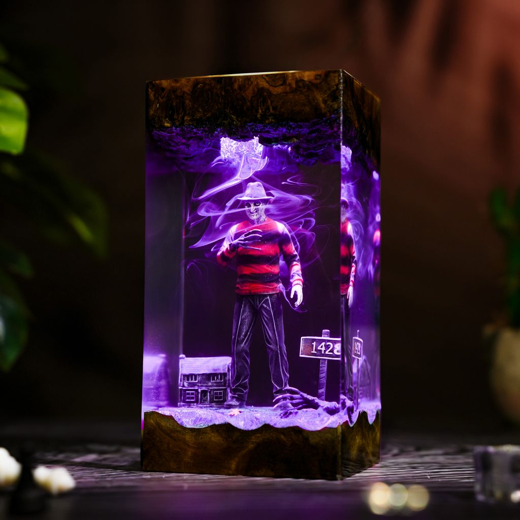 Handcrafted Horror-Inspired Epoxy Resin Display – Premium Collectible Desk Decor Oz Pet Hub