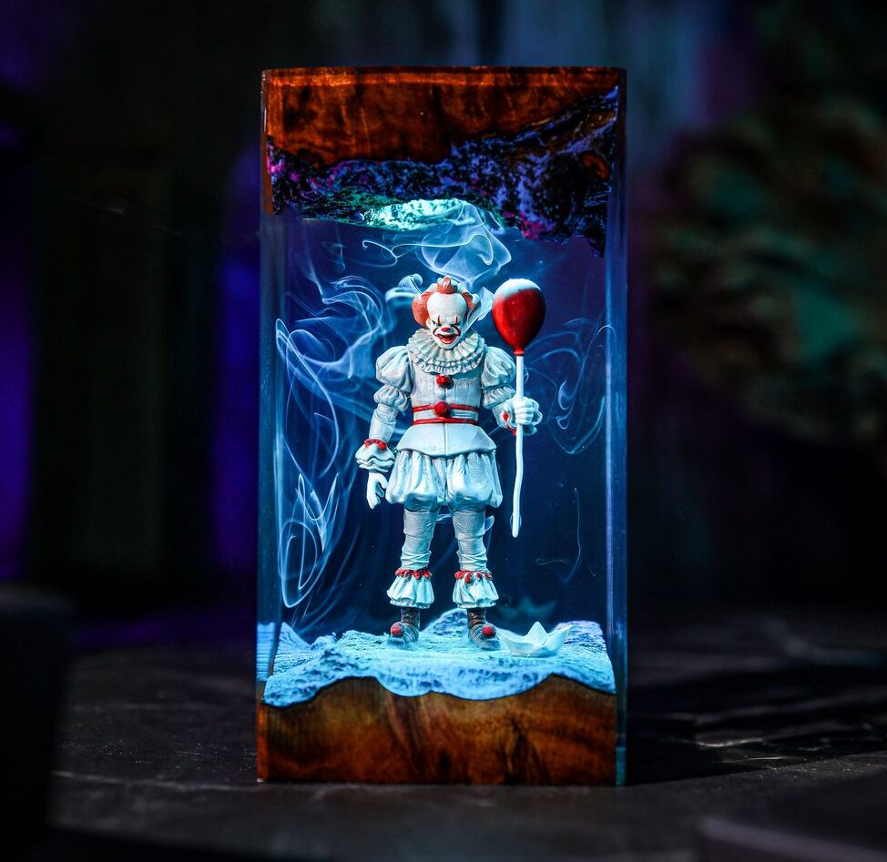Handcrafted Evil Clown-Inspired Epoxy Resin Display – Premium Horror Collectible Desk Decor Oz Pet Hub